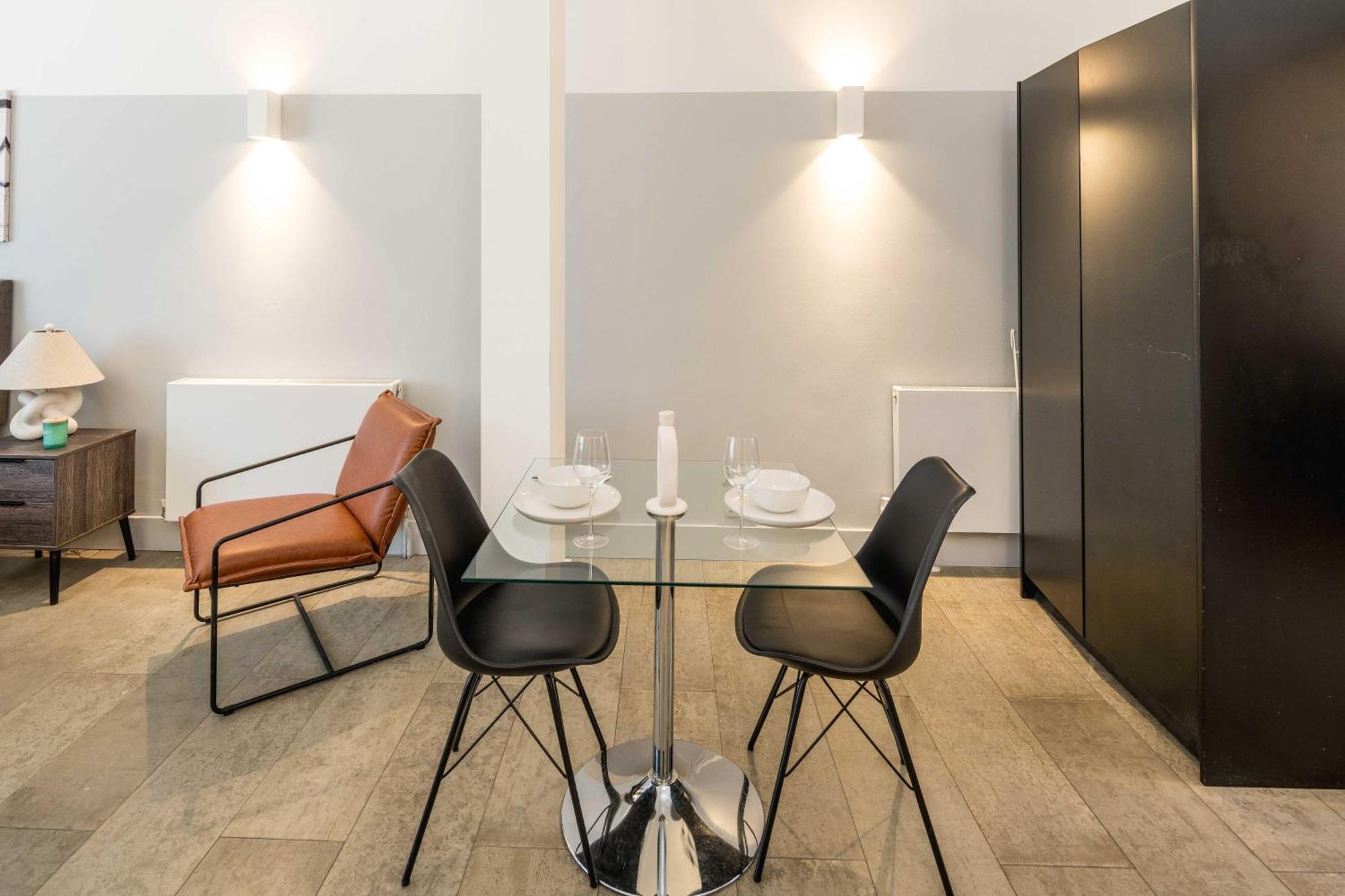 Cosy Beautiful Flat In Apartment *